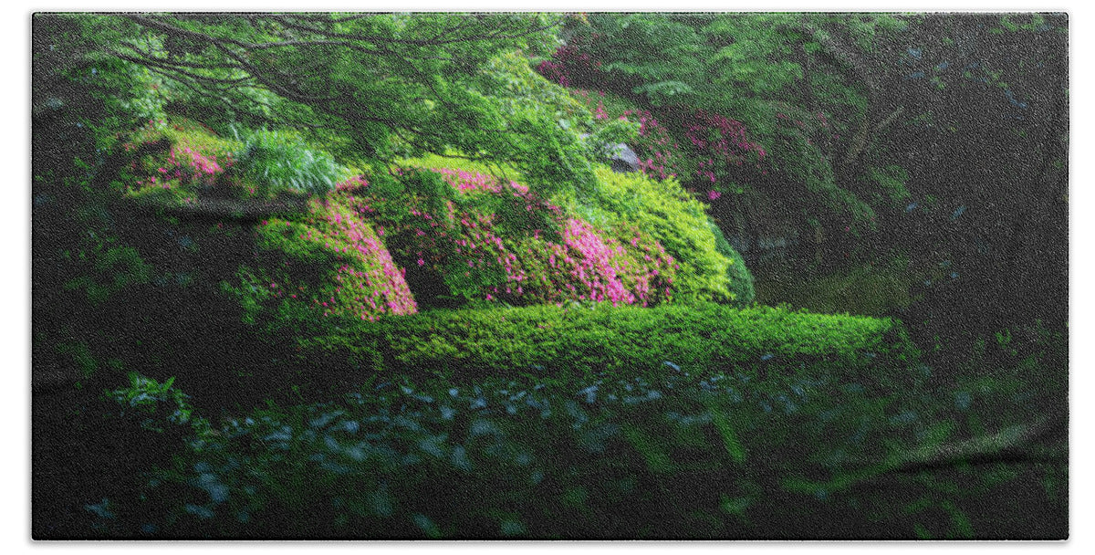 Gardens of Tokyo II - Bath Towel