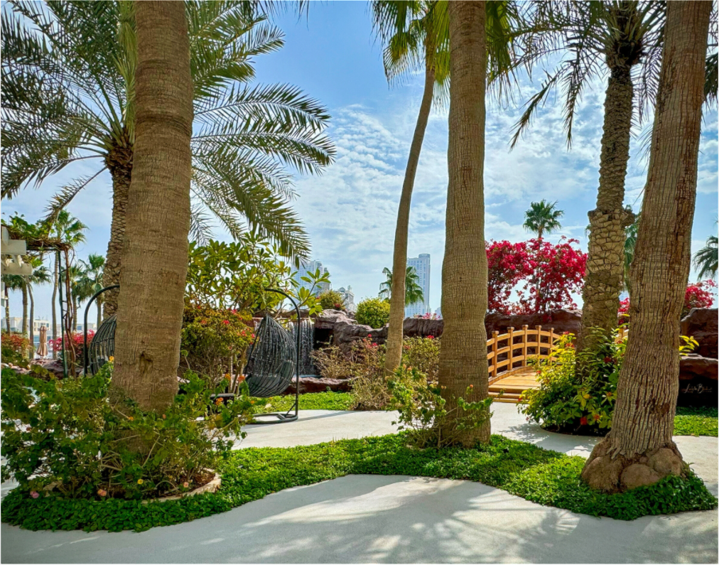 Main image Pool Side