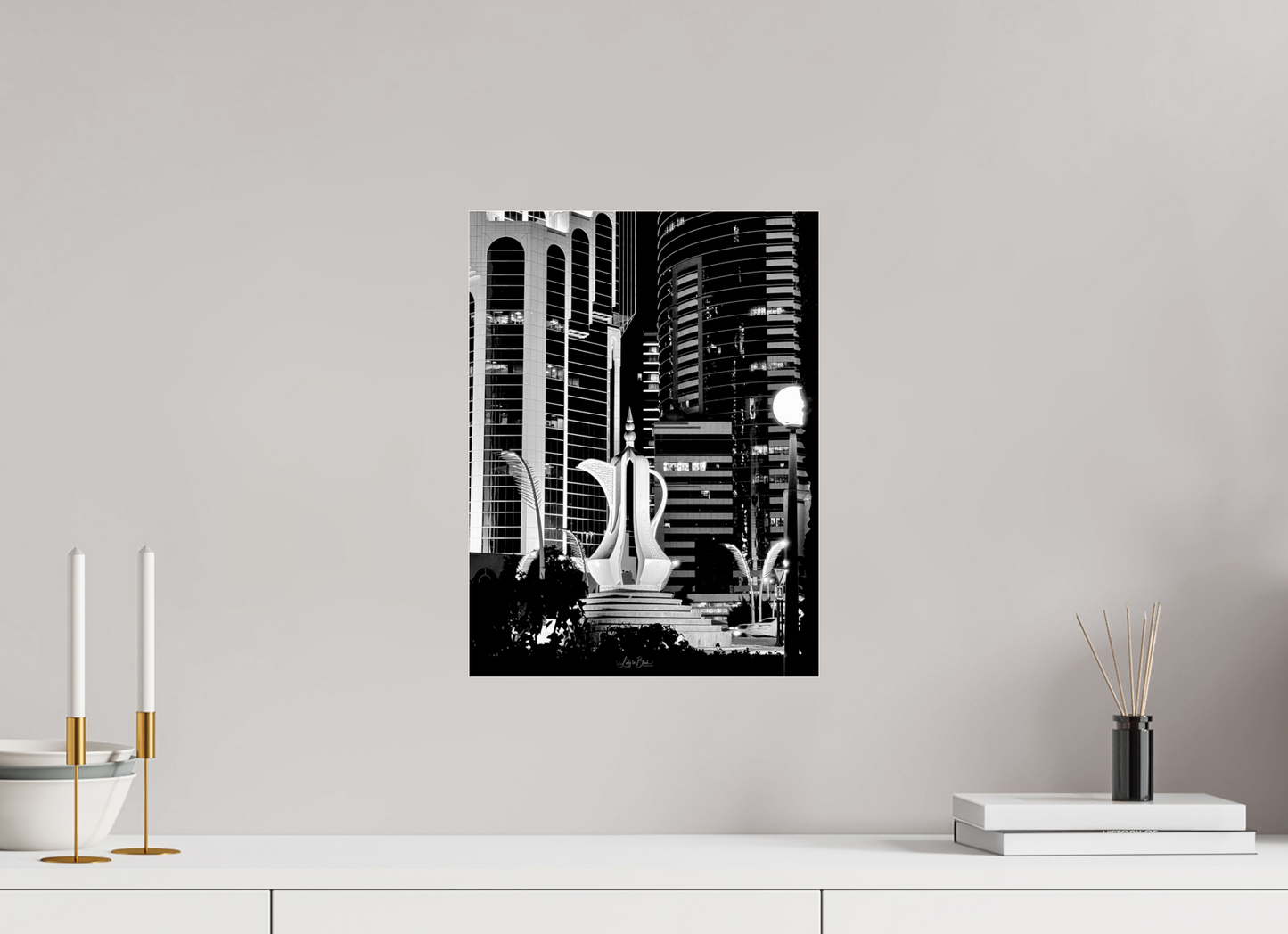 12 x 16″, Photo Print Under Acrylic Glass Al Dallah Hospitality Sculpture B/W