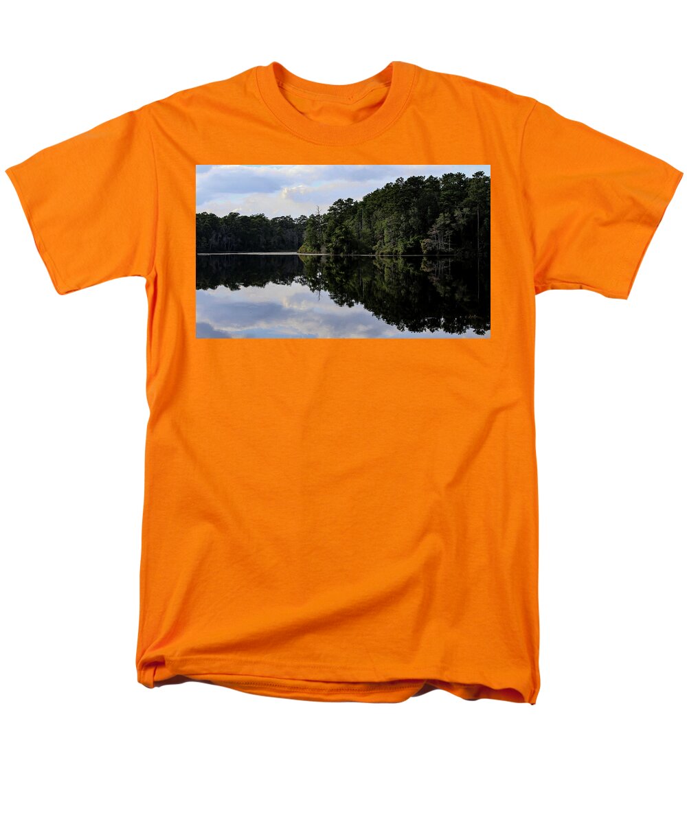 Lake Rim of North Carolina II  - Men's T-Shirt  (Regular Fit)