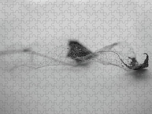 Leaf Left B/W - Puzzle