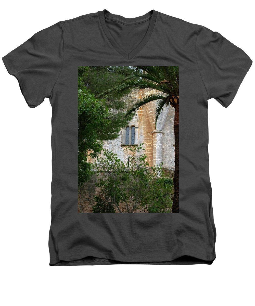 Spain Castle II - Men's V-Neck T-Shirt