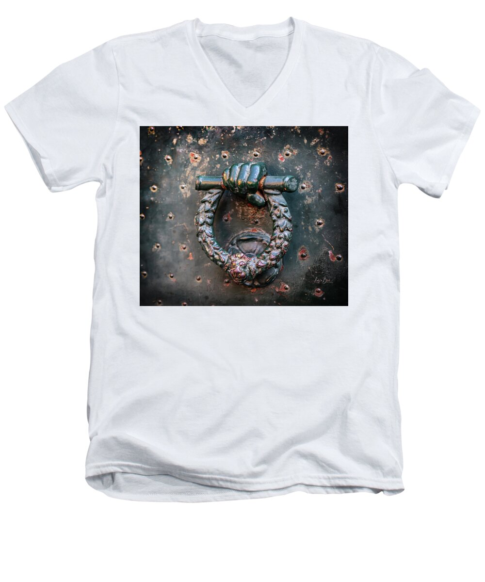 Weathered Door Knocker Italy - Men's V-Neck T-Shirt