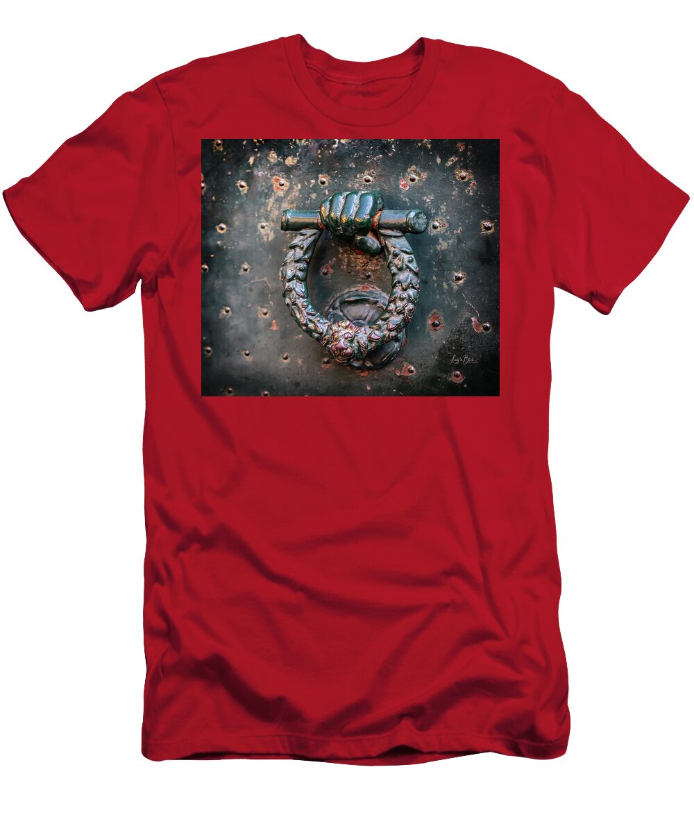 Weathered Door Knocker Italy - T-Shirt